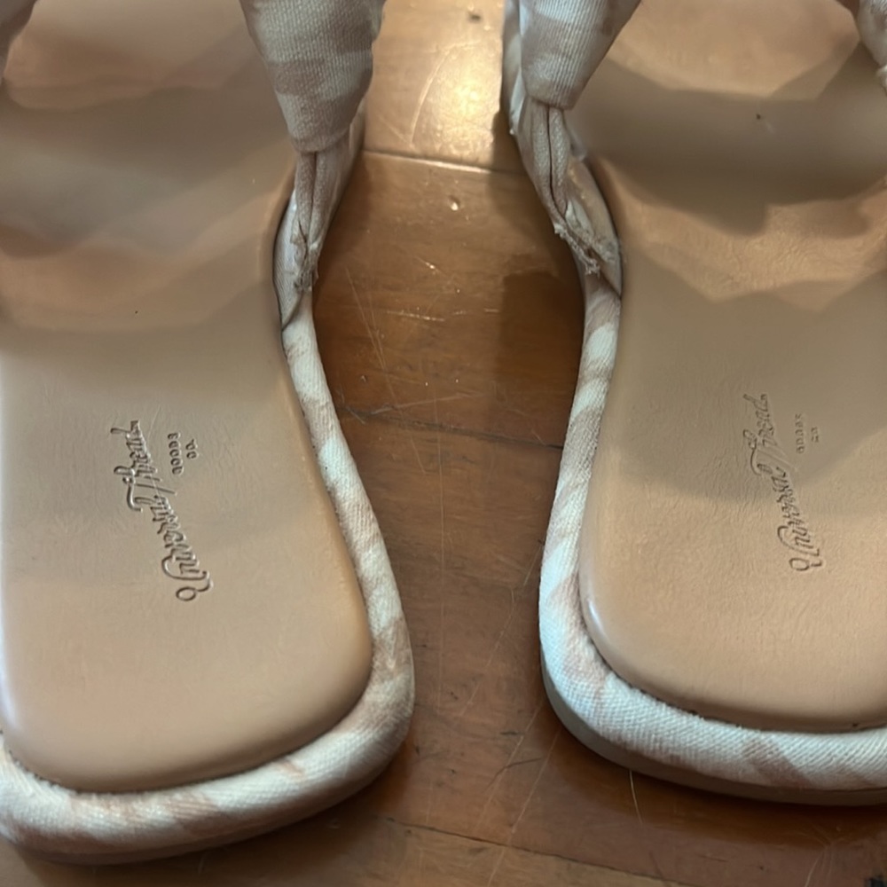 Patterned Sandals - Picture 5 of 6